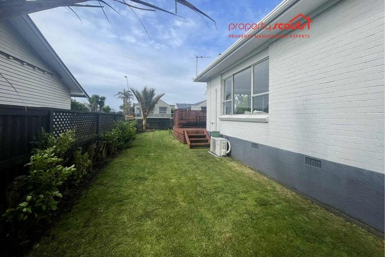 Photo of property in 16 Mangorei Road, Strandon, New Plymouth, 4312