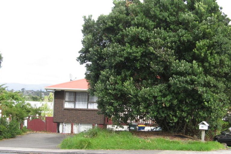Photo of property in 15 Colwill Road, Massey, Auckland, 0614