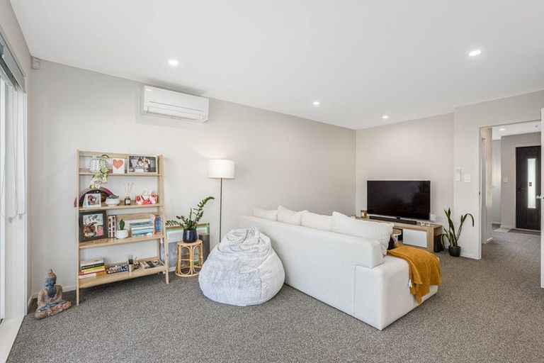 Photo of property in 15 Kamana Way, Kenepuru, Porirua, 5022