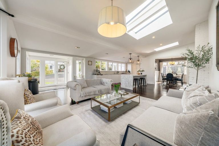 Photo of property in 33 Wairere Road, Belmont, Lower Hutt, 5010