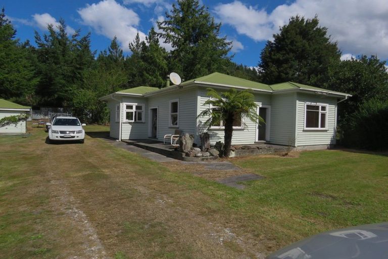 Photo of property in 21 Grey Road, Reefton, 7830