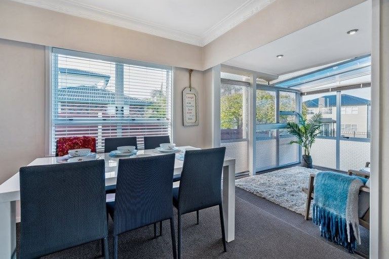 Photo of property in 2a Kurnell Drive, Botany Downs, Auckland, 2010