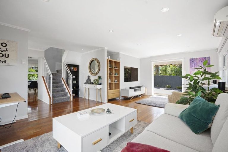 Photo of property in 12 Regia Close, Half Moon Bay, Auckland, 2012