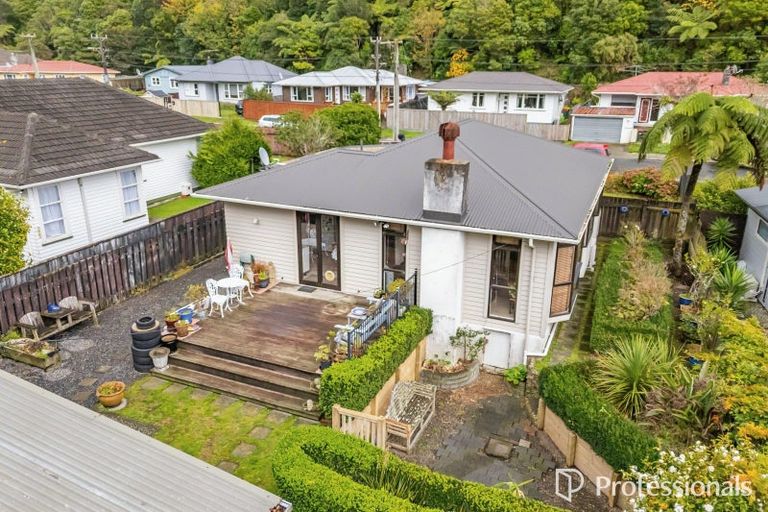 Photo of property in 13 Sunny Grove, Wainuiomata, Lower Hutt, 5014