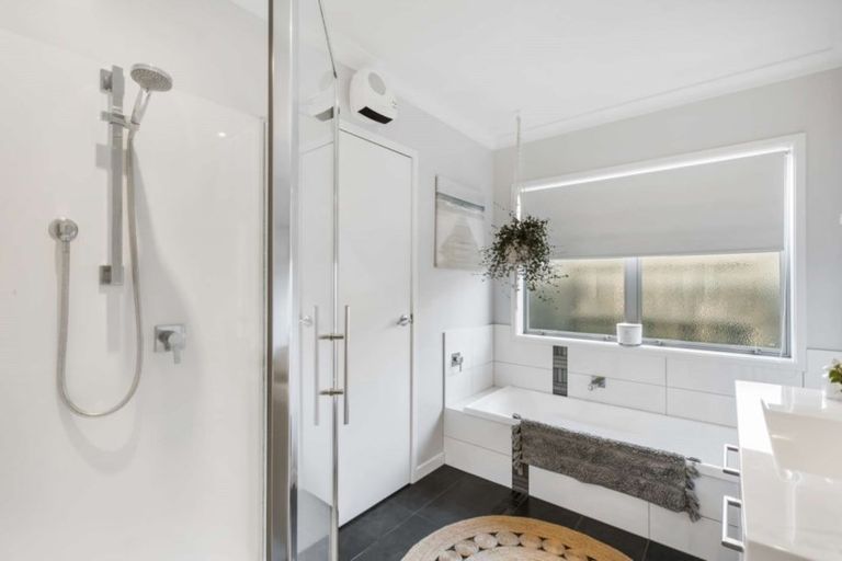 Photo of property in 29 Kahira Crescent, Papamoa Beach, Papamoa, 3118