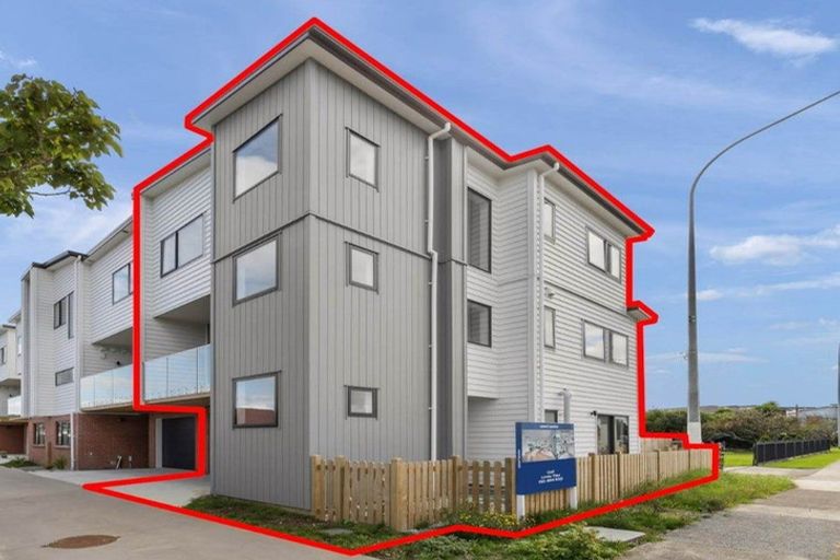 Photo of property in 723a Massey Road, Mangere, Auckland, 2022