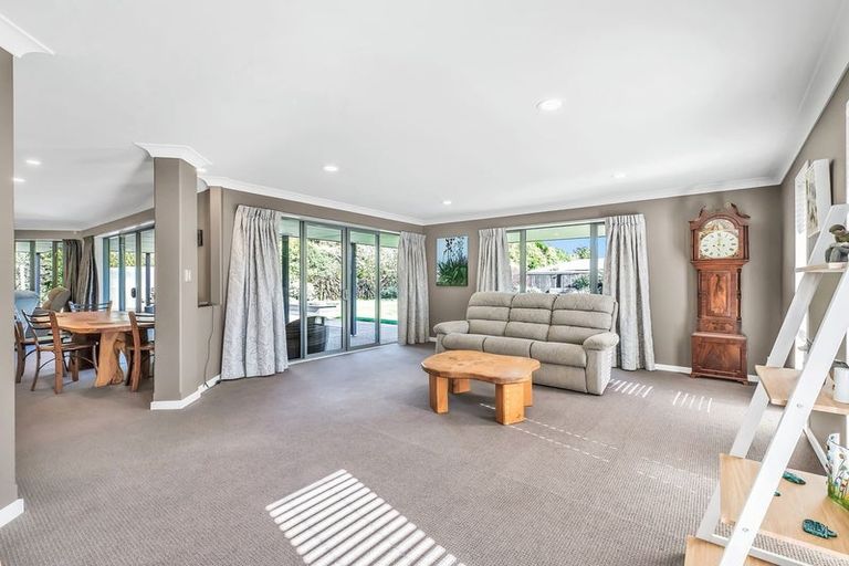 Photo of property in 4 Perrin Place, Darfield, 7510