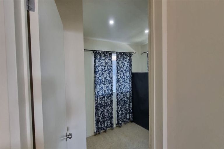 Photo of property in 1/92 Portage Road, New Lynn, Auckland, 0600