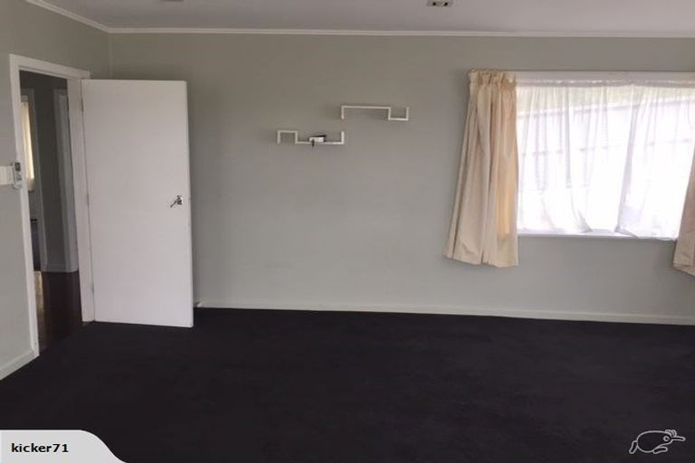Photo of property in 281 Don Buck Road, Massey, Auckland, 0614