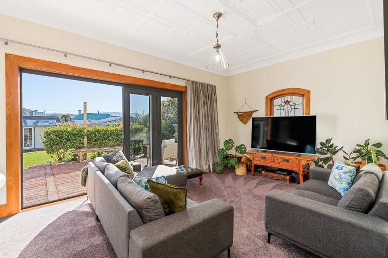 Photo of property in 180 Victoria Road, Saint Clair, Dunedin, 9012