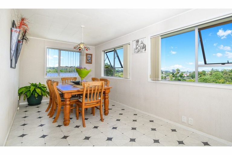 Photo of property in 26 Solar Road, Glen Eden, Auckland, 0602