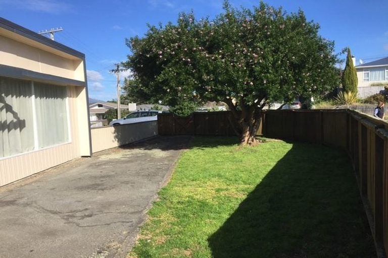 Photo of property in 49 Eatwell Avenue, Paraparaumu Beach, Paraparaumu, 5032
