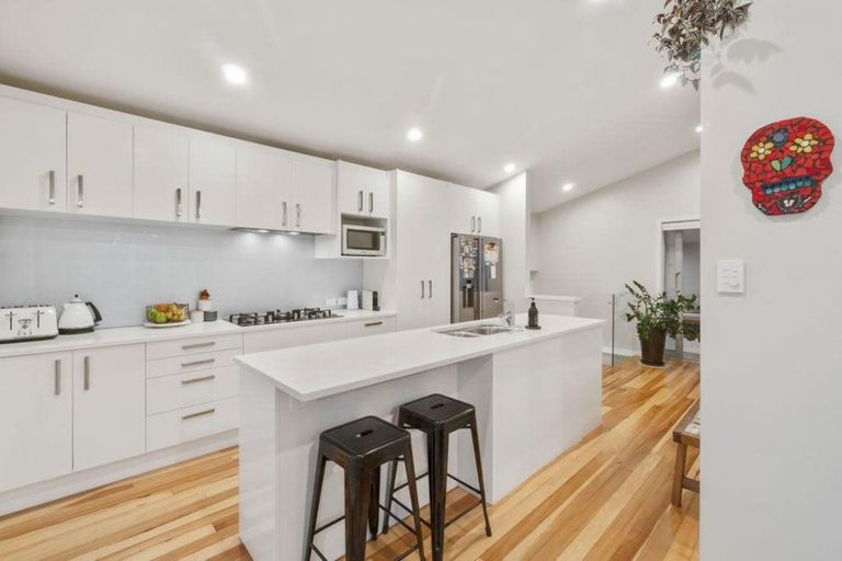 Photo of property in 27 Taioma Crescent, Te Atatu Peninsula, Auckland, 0610