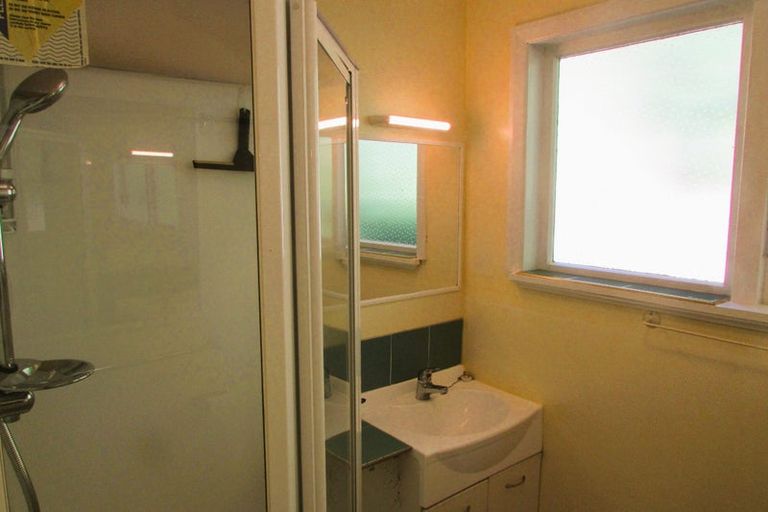 Photo of property in 22 Chester Road, Tawa, Wellington, 5028