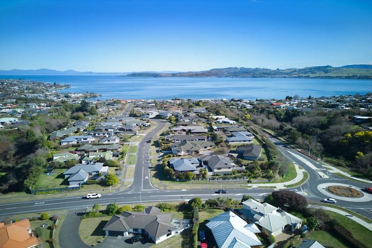 Photo of property in 94 Harvey Street, Waipahihi, Taupo, 3330
