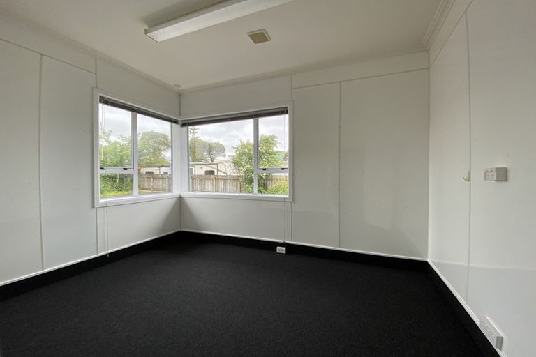 Photo of property in 379 Broadway, Stratford, 4332