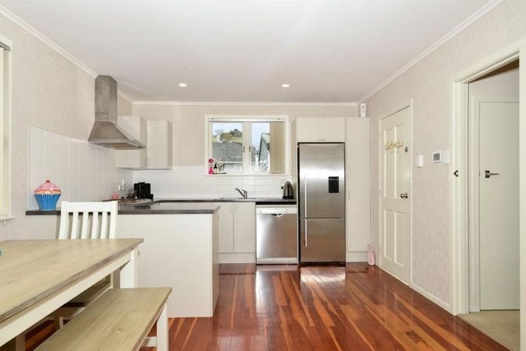 Photo of property in 74 Pooks Road, Ranui, Auckland, 0612