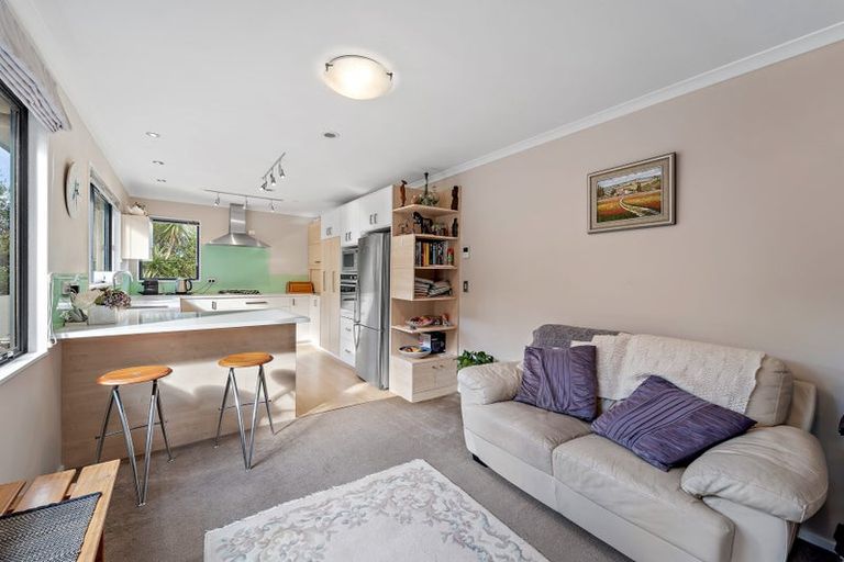 Photo of property in 15 Glenreagh Place, Torbay, Auckland, 0630