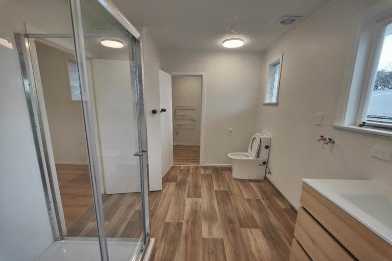 Photo of property in 48 Woodlands Crescent, Browns Bay, Auckland, 0630