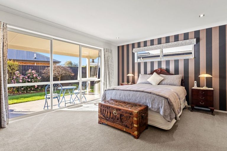 Photo of property in 18 Woodhurst Drive, Casebrook, Christchurch, 8051