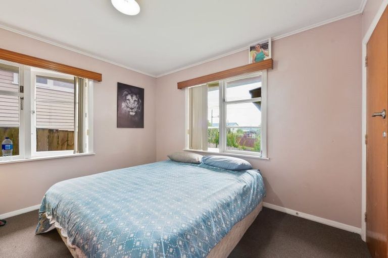Photo of property in 28 Ellen St, 28 Ellen Street, Manurewa East, Auckland, 2102