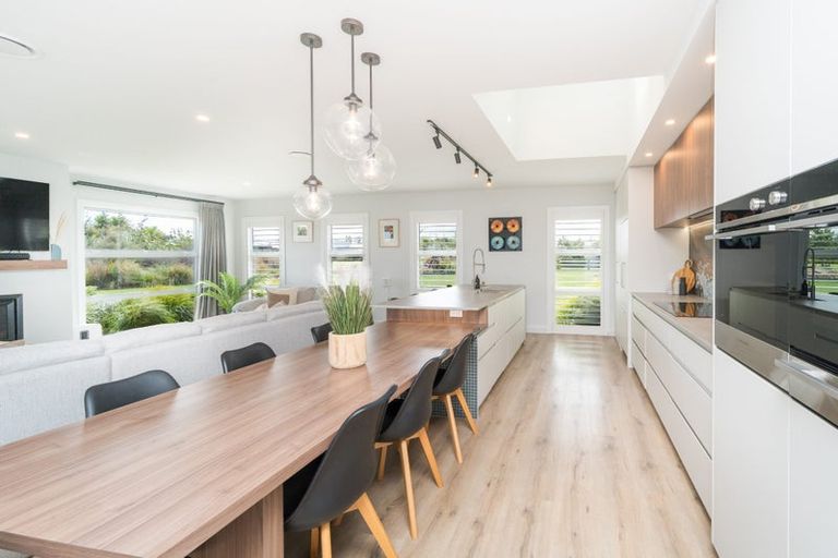 Photo of property in 9 Paterson Lane, Kelvin Grove, Palmerston North, 4470