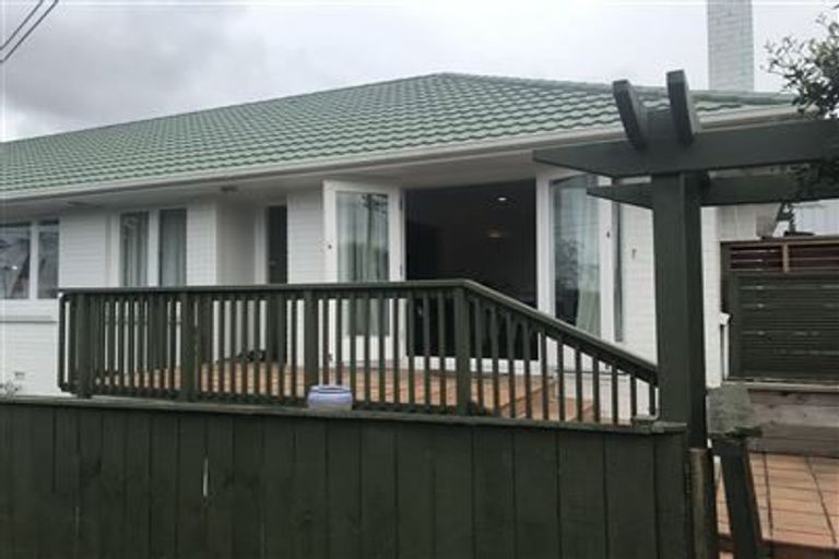 Photo of property in 1/40 Pupuke Road, Takapuna, Auckland, 0622