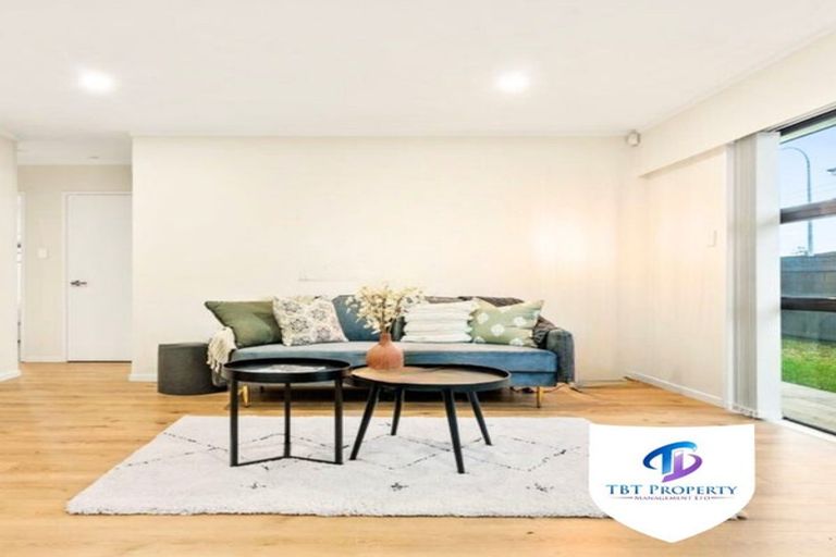 Photo of property in 1/735 Massey Road, Mangere, Auckland, 2022