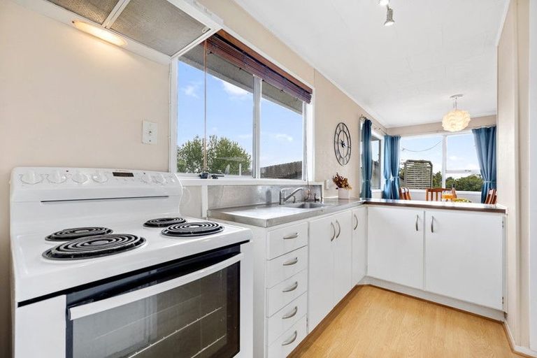 Photo of property in 98 Gallony Avenue, Massey, Auckland, 0614