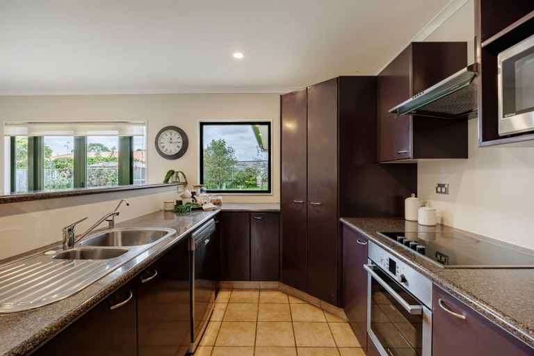 Photo of property in 28 Arataki Road, Havelock North, 4130