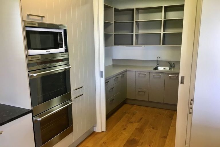 Photo of property in 1a Burford Place, Mellons Bay, Auckland, 2014