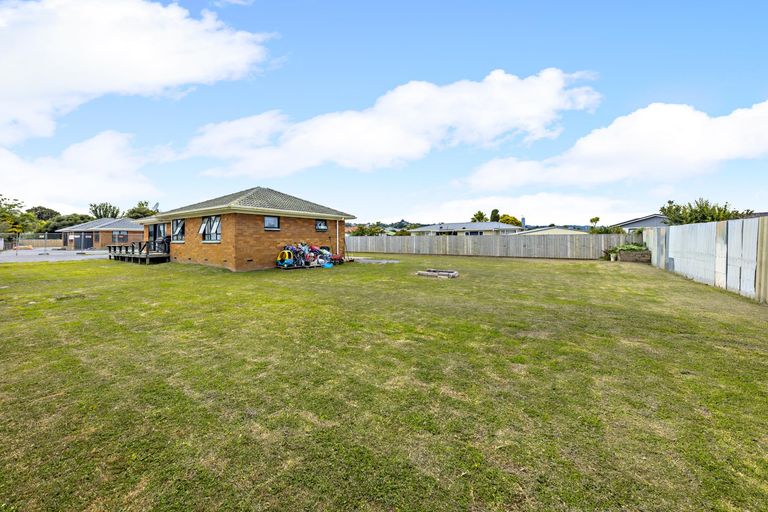 Photo of property in 18 President Avenue, Papakura, 2110