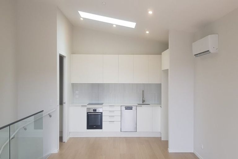 Photo of property in 117 Tiketike Way, Brooklyn, Wellington, 6021