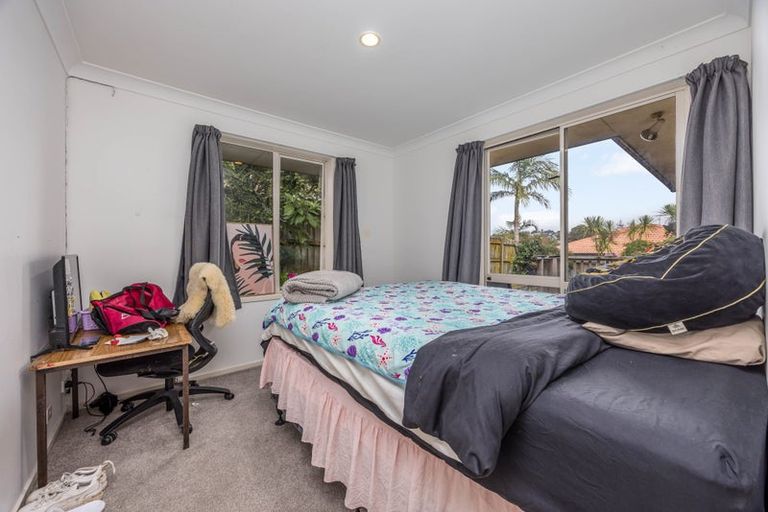 Photo of property in 5 Kasia Close, Massey, Auckland, 0614