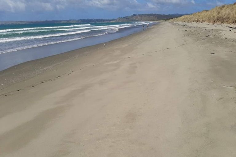 Photo of property in 13 Pukenui Drive, Mahia, 4198