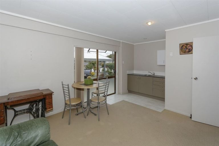 Photo of property in 1/20 Merchant Avenue, Te Atatu South, Auckland, 0610