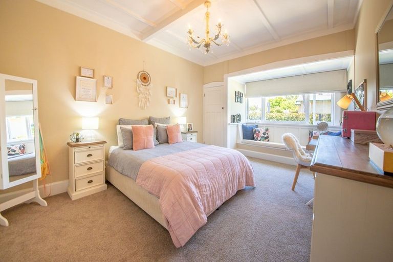 Photo of property in 16 Selwyn Crescent, College Estate, Whanganui, 4500