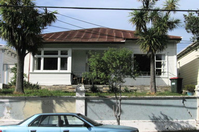 Photo of property in 1/7 Te Wharepouri Street, Berhampore, Wellington, 6023