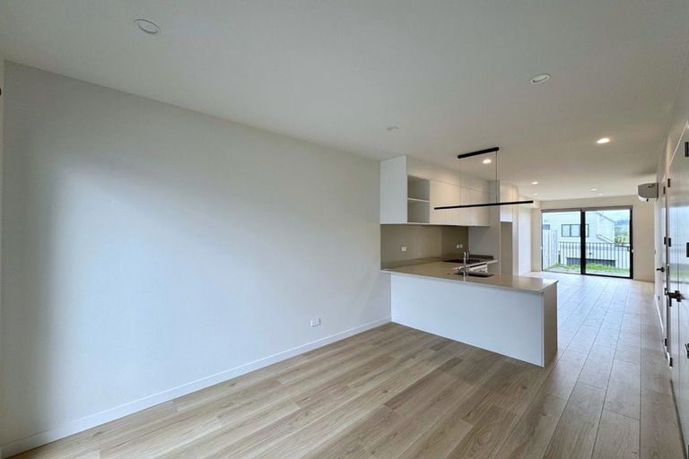 Photo of property in 14 Porowha Road, Westgate, Auckland, 0814