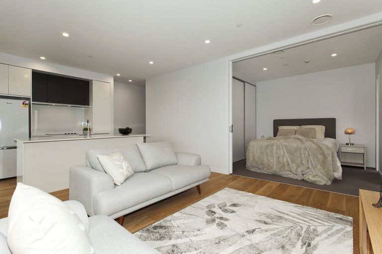 Photo of property in Frank Sargeson Apts, 501/74 Anzac Street, Takapuna, Auckland, 0622