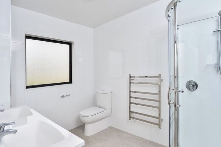 Photo of property in 20 Papa Orchard Drive, Kumeu, 0810