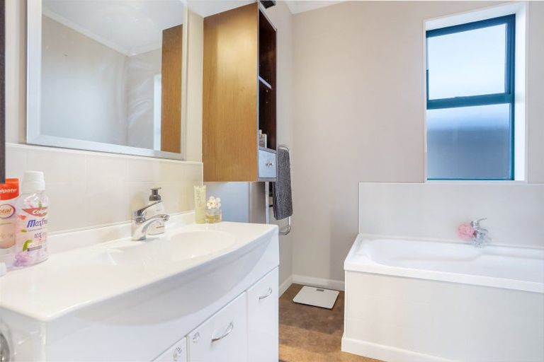 Photo of property in 48 Grange Street, Winton, 9720