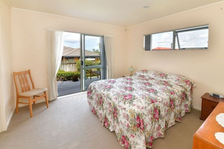 Photo of property in 9 Kath Hopper Drive, Orewa, 0931