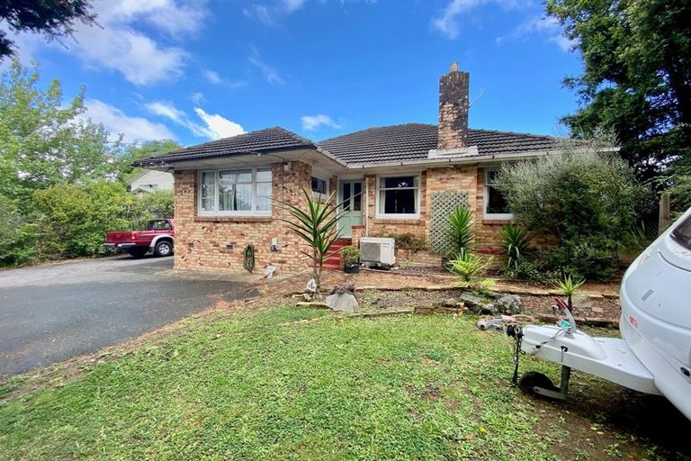 Photo of property in 260 Henderson Valley Road, Henderson, Auckland, 0612