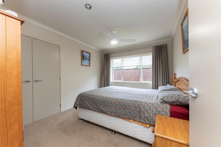 Photo of property in 2a Tawa Road, Te Atatu Peninsula, Auckland, 0610