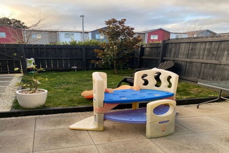 Photo of property in 13 Artistry Lane, Papakura, 2110