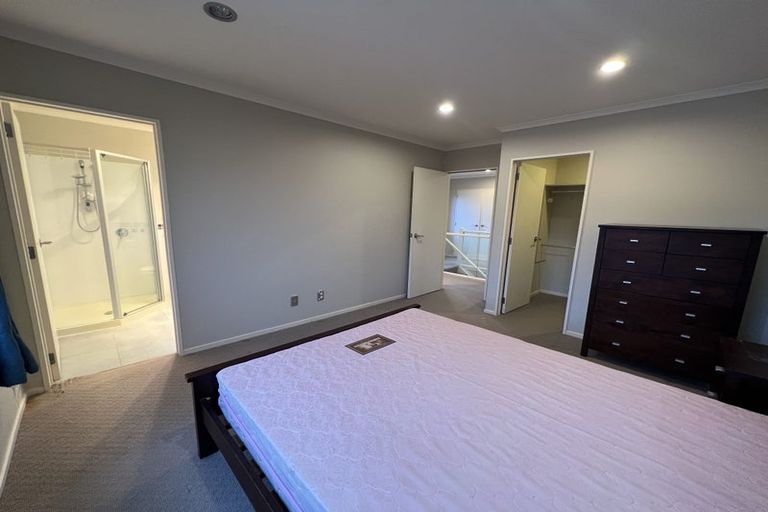 Photo of property in 37 Clover Drive, Henderson, Auckland, 0610