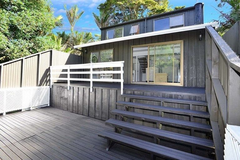 Photo of property in 4 Hiwihau Place, Glenfield, Auckland, 0629