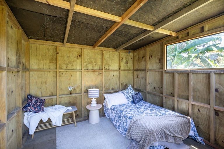 Photo of property in 6 Sea View Road, Baylys Beach, 0377