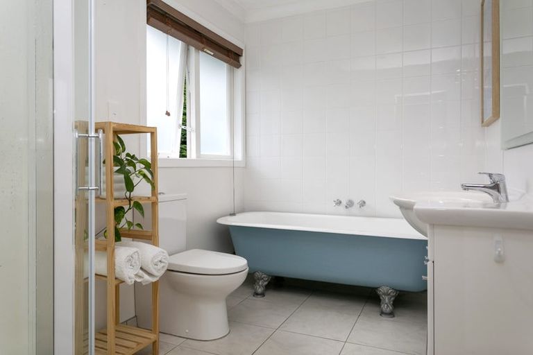 Photo of property in 50 Te Hatepe Avenue, Taupo, 3330